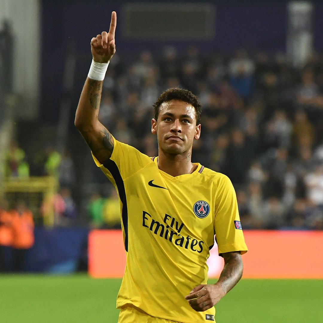 球与边路突 球与边路突